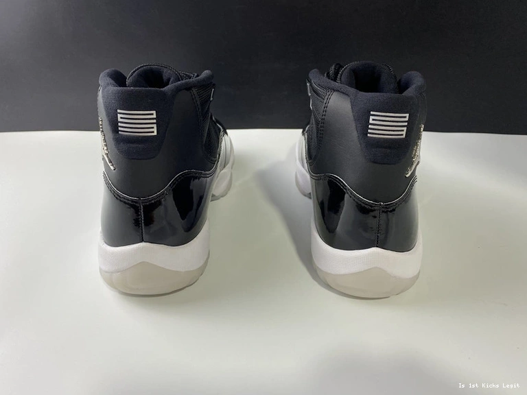 11  “25th  Jordan CT8012-011 Anniversary” Air 0420